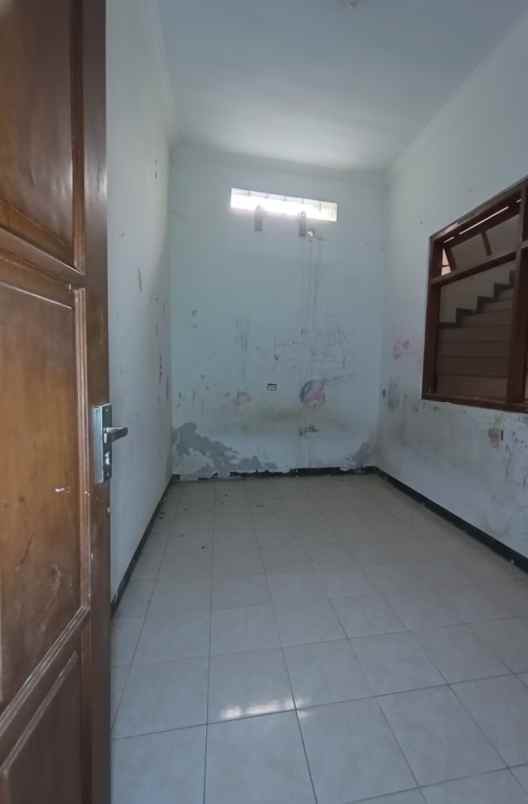 ruko 2 lantai siap pakai