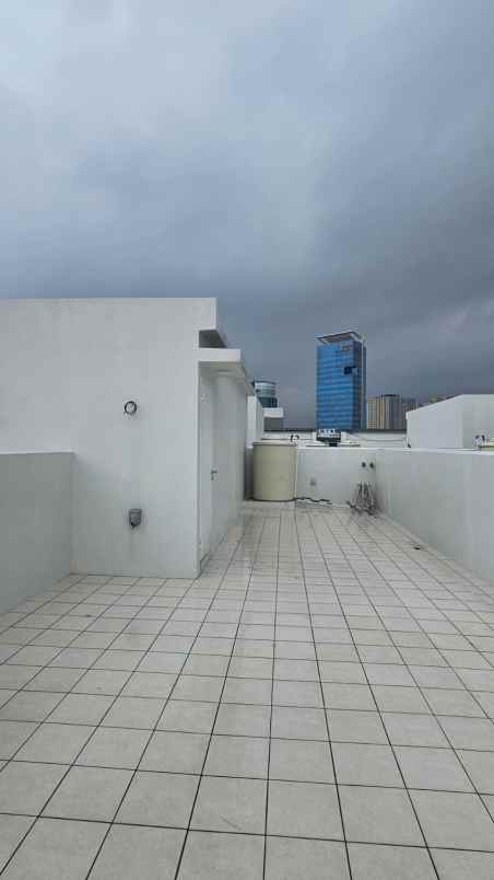 ruko crystal 3lt 5x15 75m sumbek summarecon bekasi