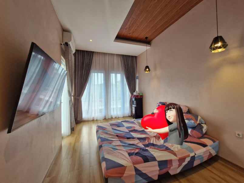 rumah 2 lantai baru renovasi lokasi aman dan nyaman