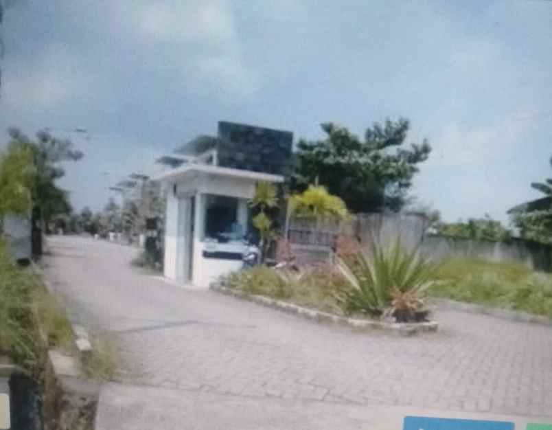 rumah 2 lantai di jl sultan alauddin makassar