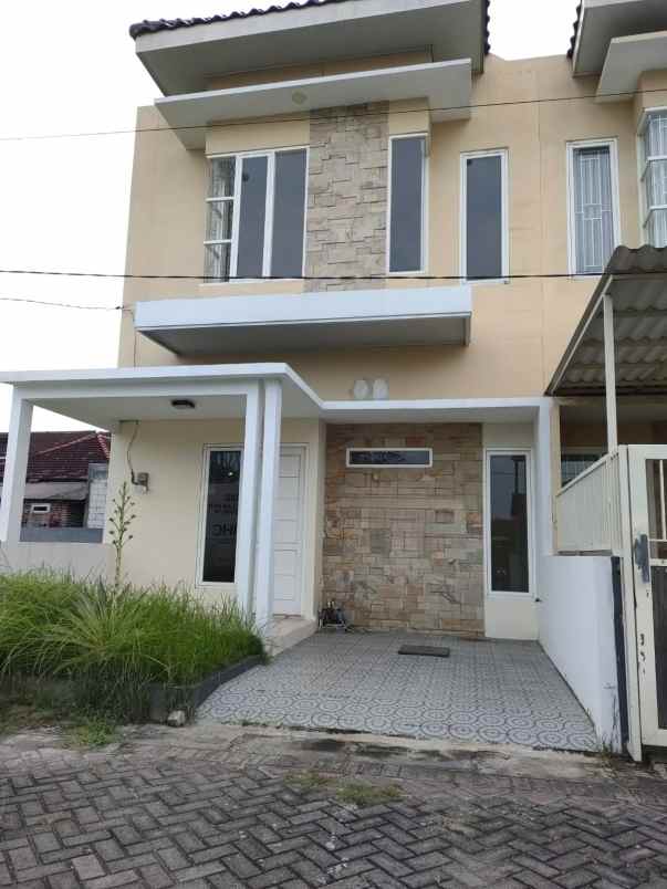 rumah 2 lantai di sidoarjo rifera town house