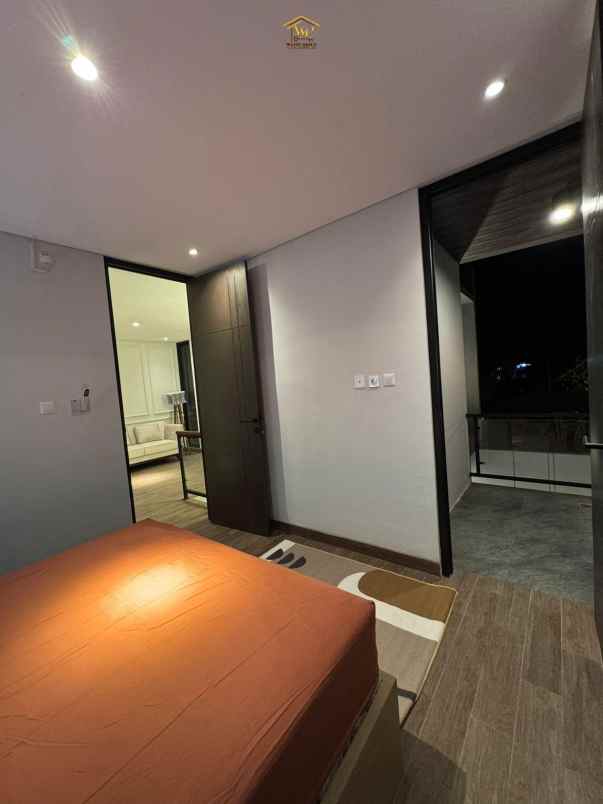 rumah 2 lantai full furnished di jalan kaliurang km 9