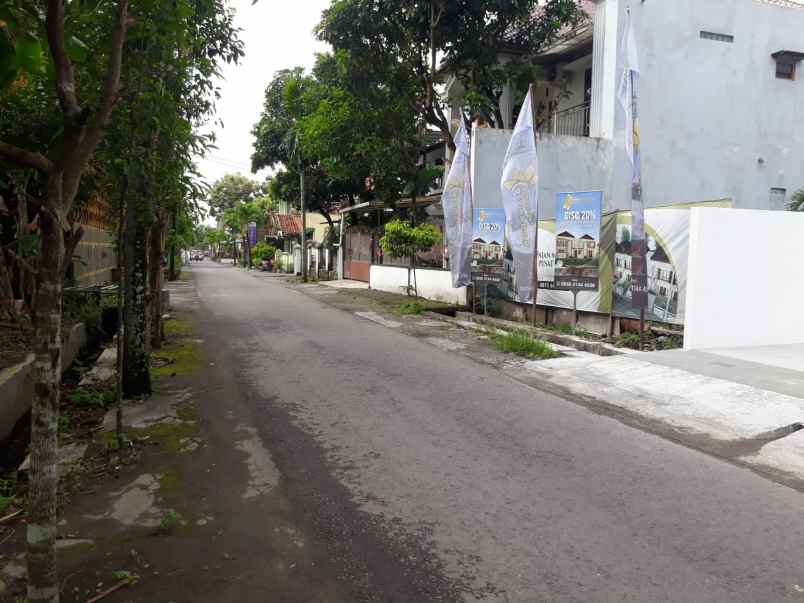 rumah 2 lantai harga miring dekat dengan gembiraloka