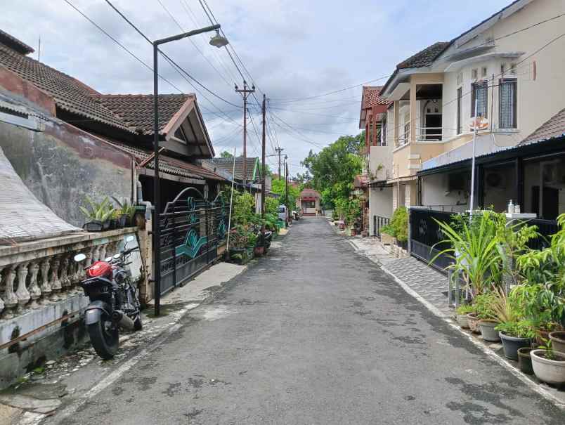 rumah 2 lantai selangkah sambiroto raya