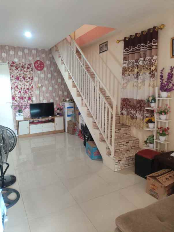 rumah 2 lantai siap huni di perumahan grand mahkota 1