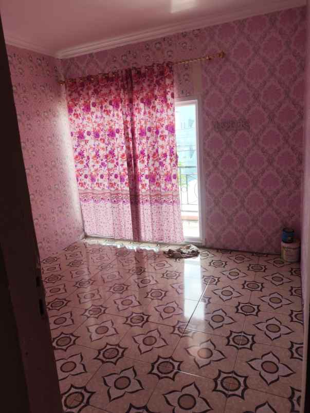 rumah 2 lantai siap huni di perumahan grand mahkota 1