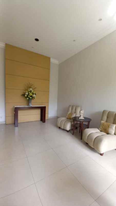 rumah 2 lantai siap huni mezzanine semi furnish