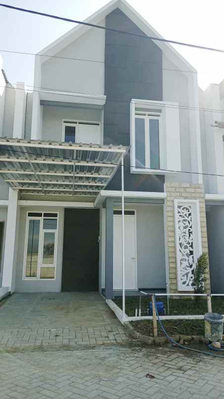 rumah 2 lantai type 81 posisi hook syariah ponorogo