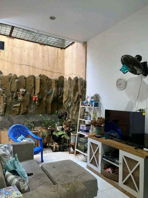 rumah 2 lt radar auri depok