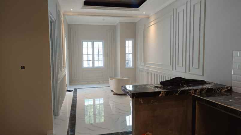 rumah 3 lantai siap huni di tanah baru depok