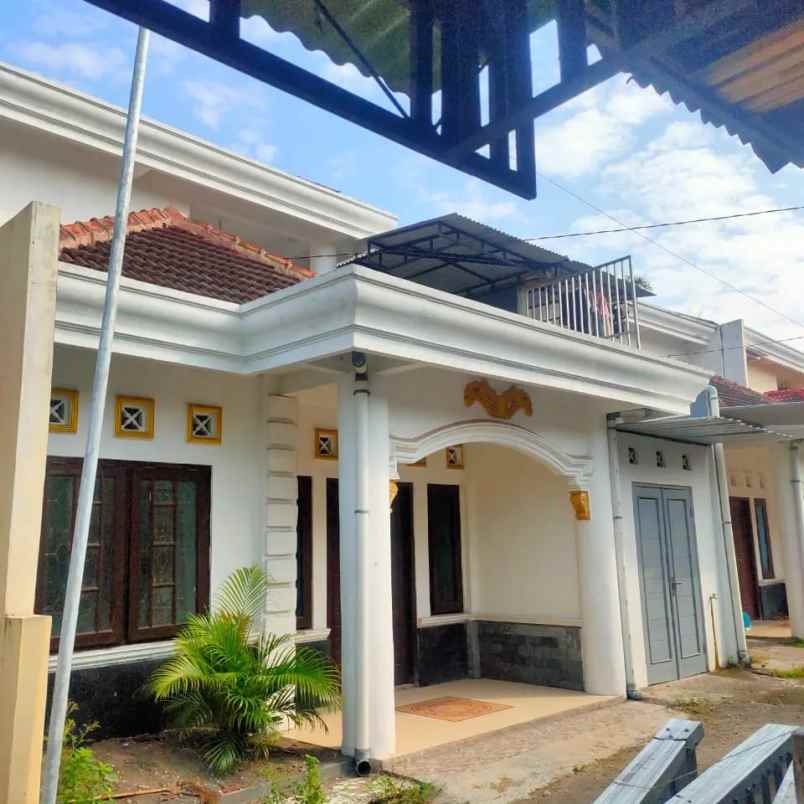 rumah 4 kamar 2 lantai dekat kampus isi sewon bantul