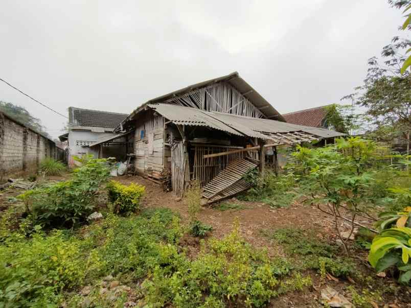 rumah asri nyaman dengan halaman luas di tasikmalaya