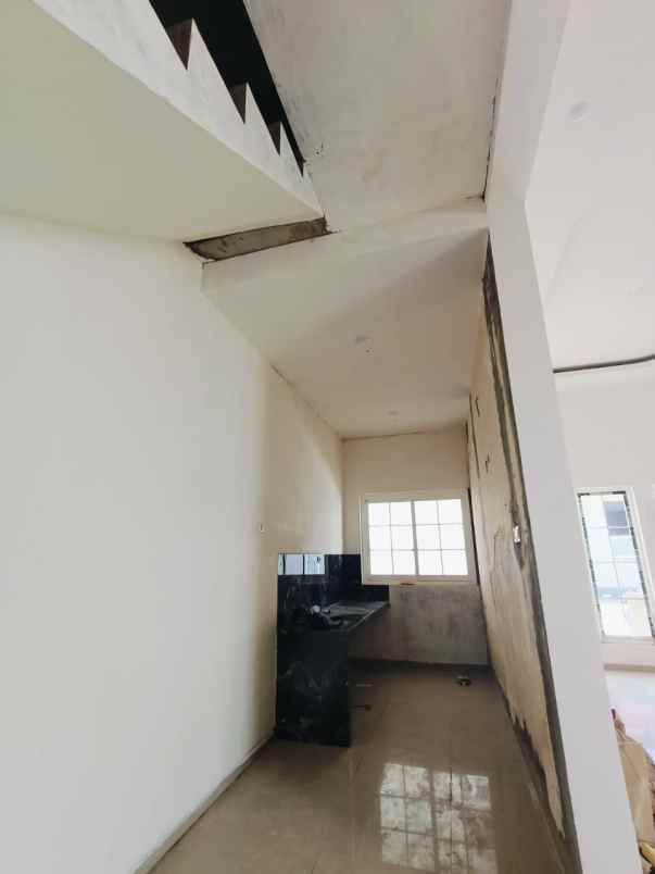 rumah baru 2 lantai lokasi sawojajar 2