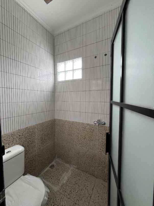 rumah baru dua lantai ujungberung kota bandung