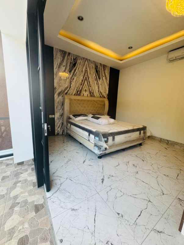 rumah baru gress harga terjangkau pakuwon city
