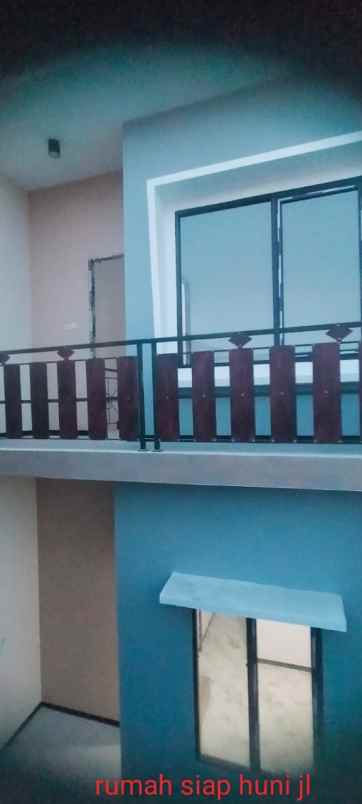 rumah baru kedung anyar 2 lantai