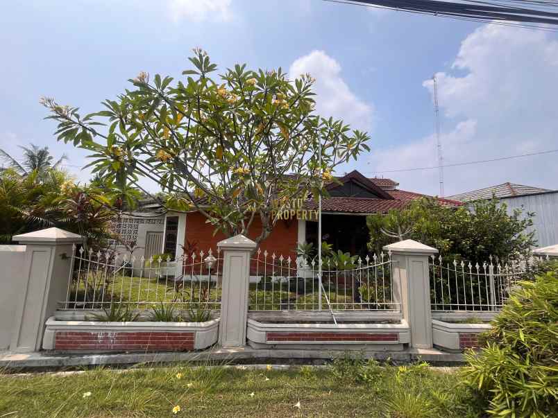 rumah besar lokasi premium pinggir jalan purwomartani