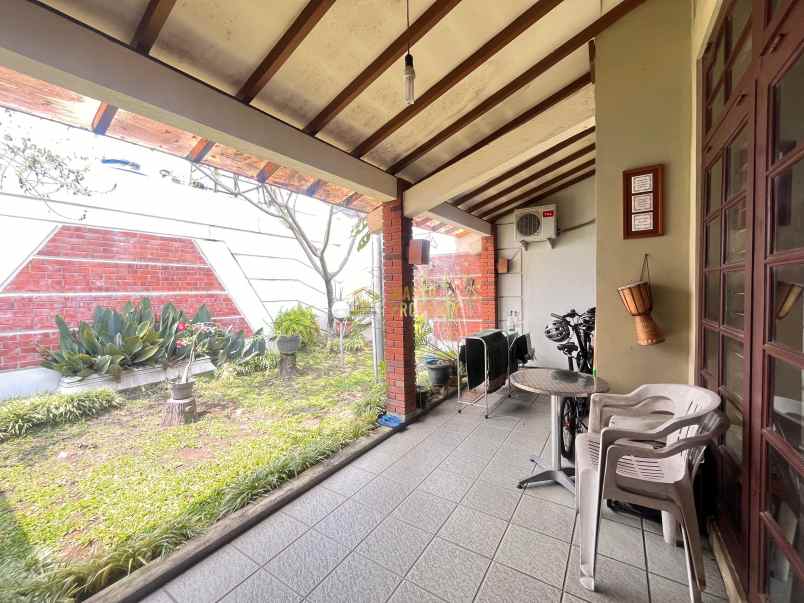 rumah besar lokasi premium pinggir jalan purwomartani