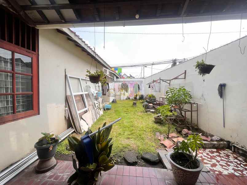 rumah besar lokasi premium pinggir jalan purwomartani