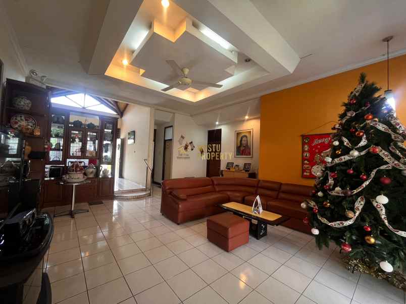 rumah besar lokasi premium pinggir jalan purwomartani