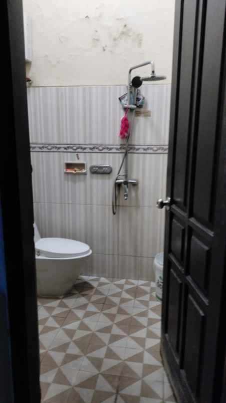 rumah bonus tanah luas dan strategis di sulfat