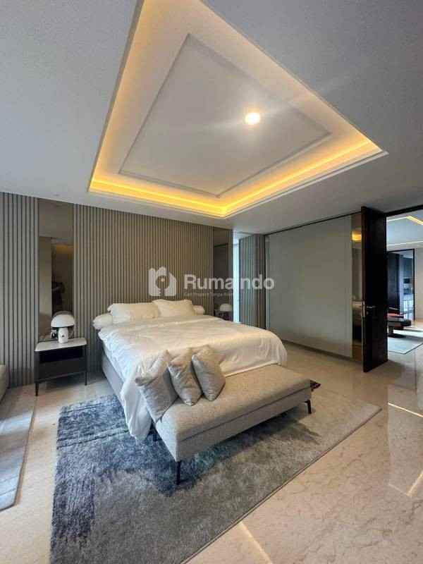 rumah brand new bergaya tropical modern