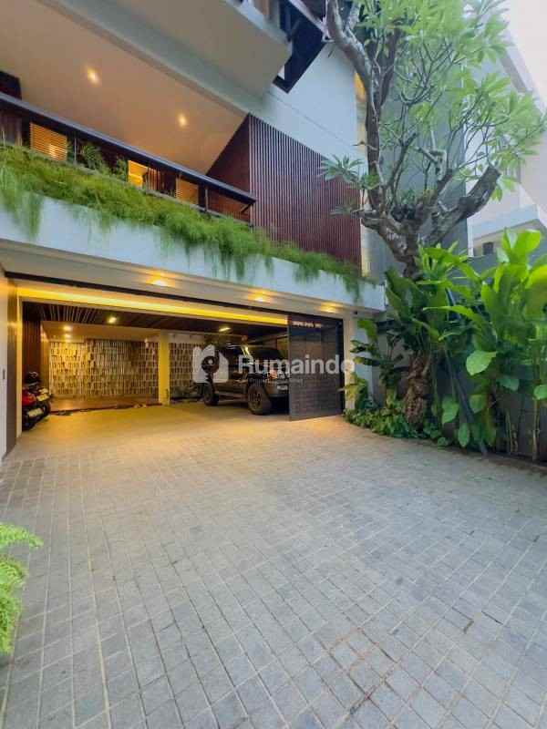 rumah brand new bergaya tropical modern