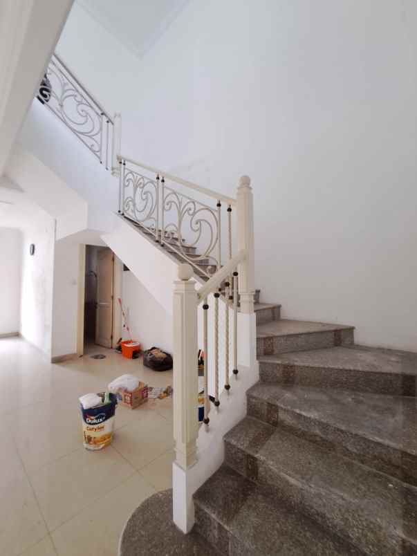 rumah butuh renov hitung tanah saja wisata bukit mas