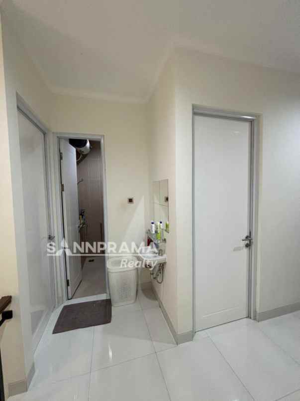 rumah cantik graha cinere cinere parkview dekat tol rn