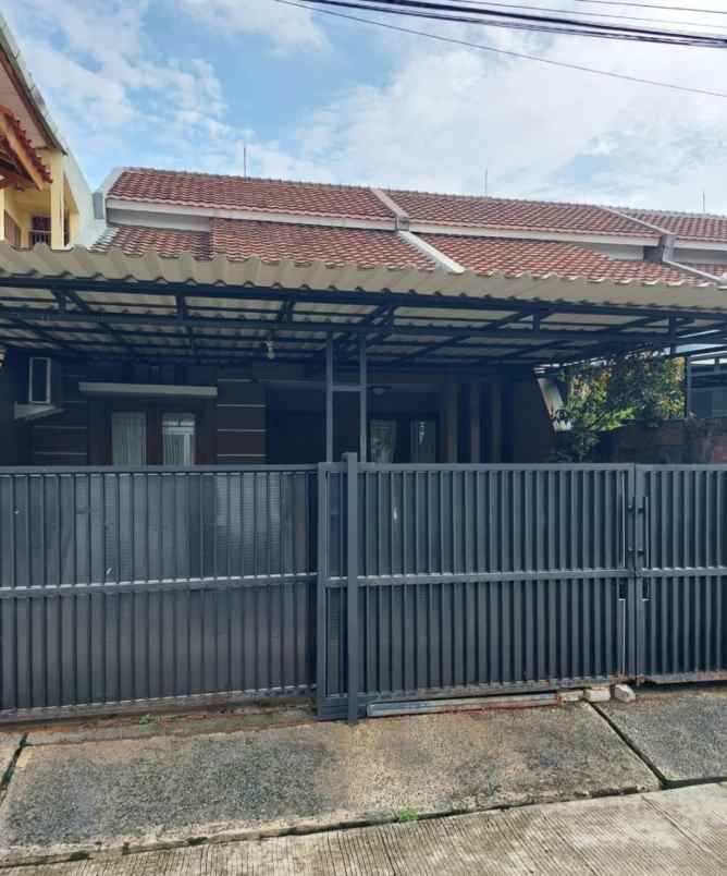 rumah cantik perum naman regency bintara jaya bekasi