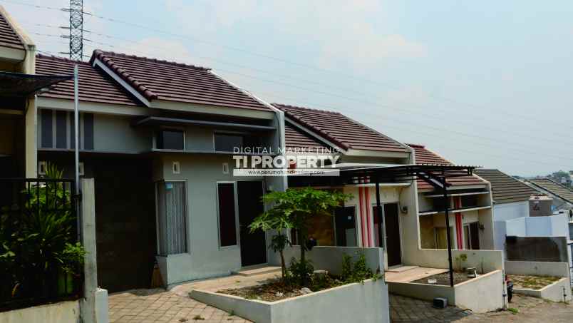 rumah cantik siap huni malang