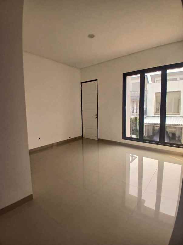 rumah cluster 2 kantai ada rooftop di mampang depok