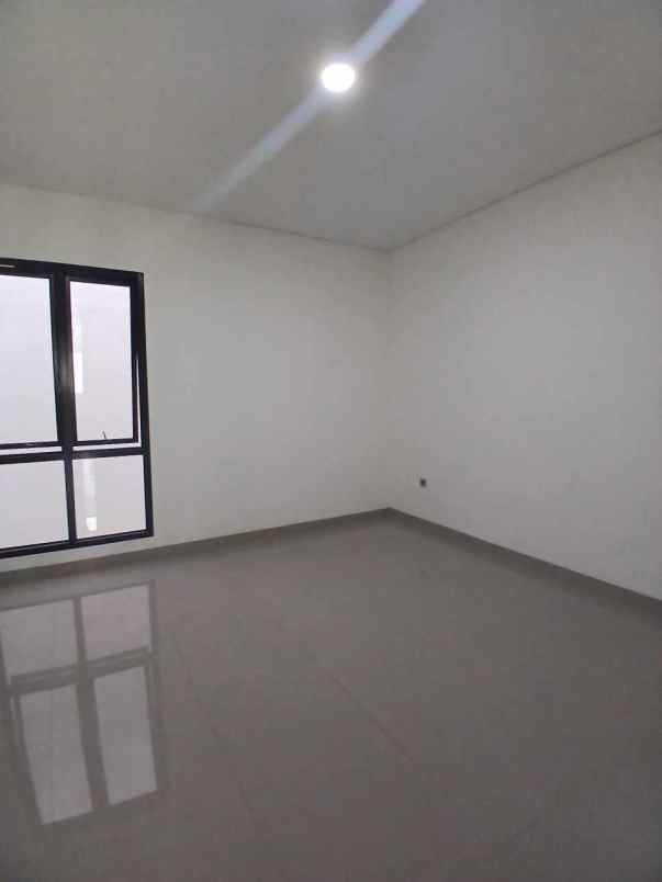 rumah cluster 2 kantai ada rooftop di mampang depok