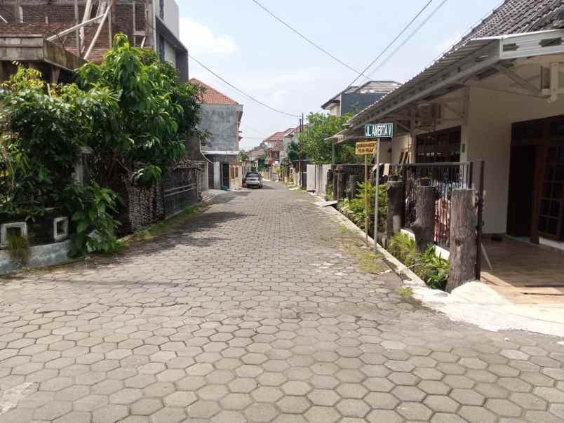 rumah dalam perum di jl palagan jombor barat monumen