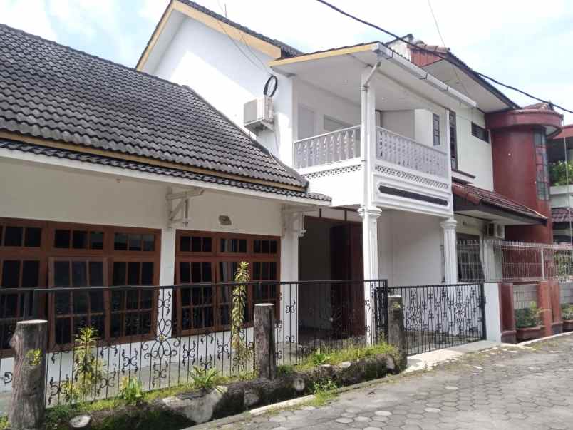 rumah dalam perum di jl palagan jombor barat monumen