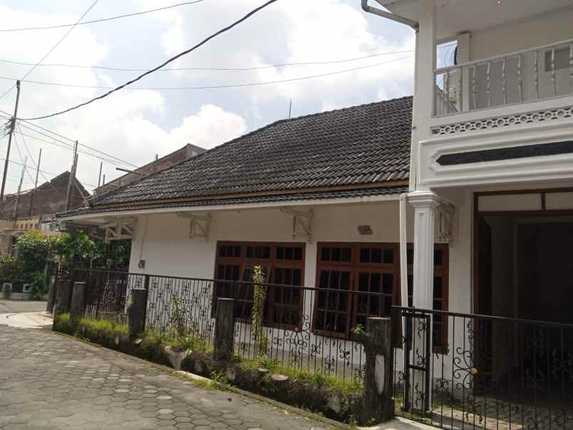 rumah dalam perum di jl palagan jombor barat monumen