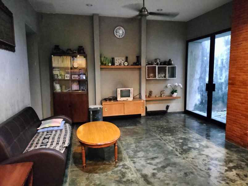 rumah dan kos di jalan setiabudi jakarta selatan