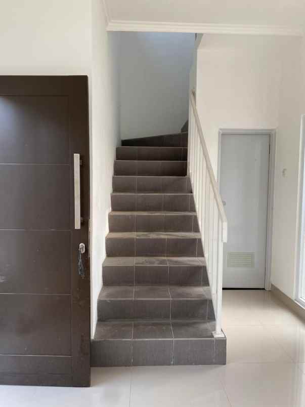 rumah dekat pintu tol buahbatu