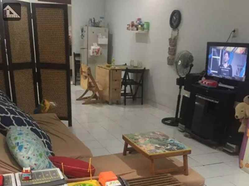 rumah dekat rumah sakit emc jl pulomas kayu putih