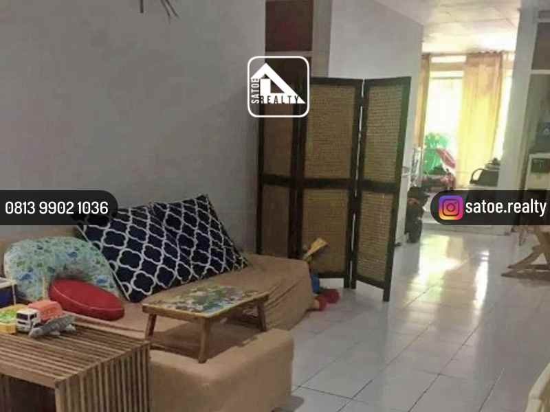 rumah dekat rumah sakit emc jl pulomas kayu putih