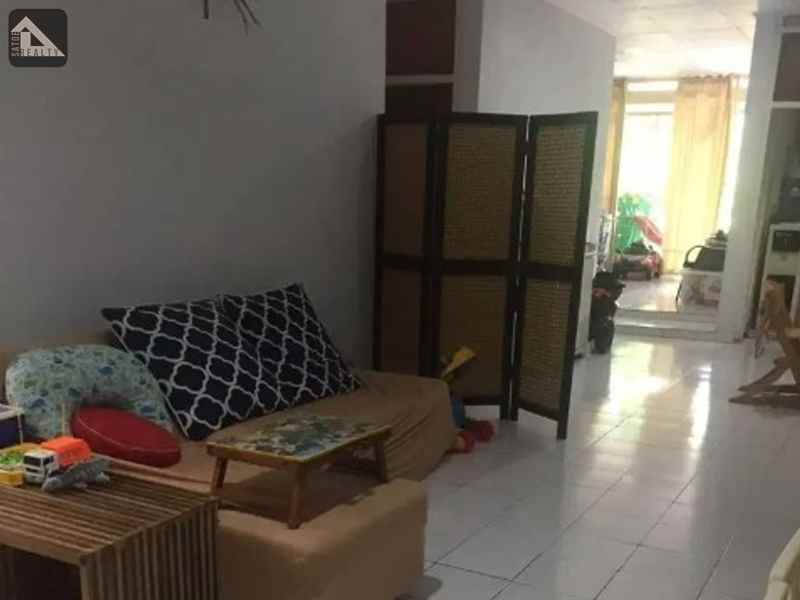 rumah dekat rumah sakit emc jl pulomas kayu putih