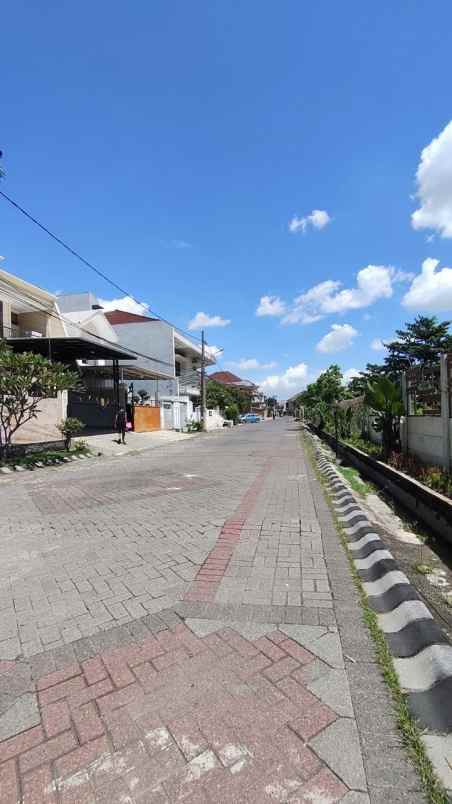 rumah dharmahusada mas strategis blok depan garasi 2