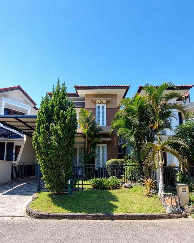 rumah dharmahusada regency row jalan 3 mobil