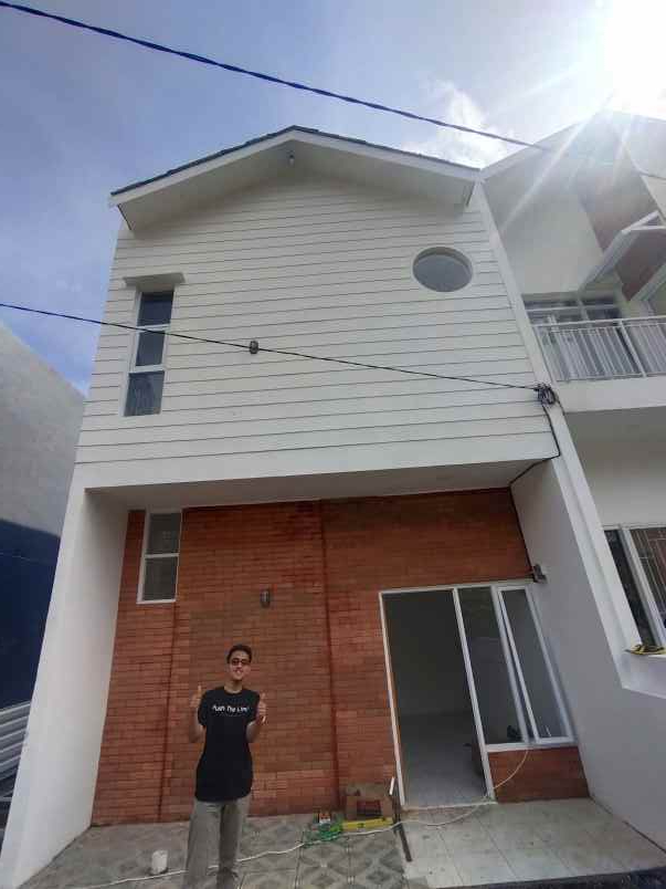 rumah di cihanjuang 2 lantai luas besar 500 juta saja