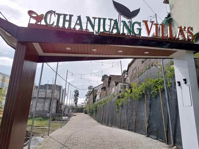 rumah di cihanjuang 2 lantai luas besar 500 juta saja