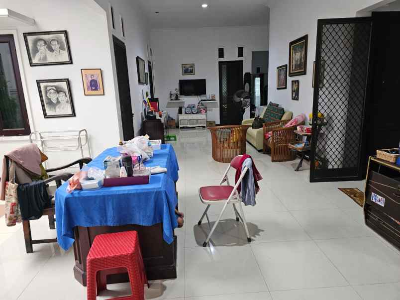 rumah dijual ketintang baru surabaya selatan siap huni