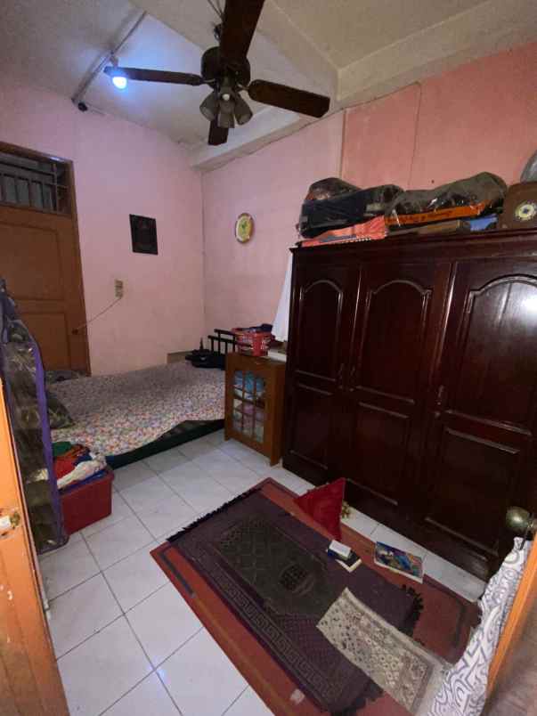 rumah dijual lokasi strategis di villa serpong