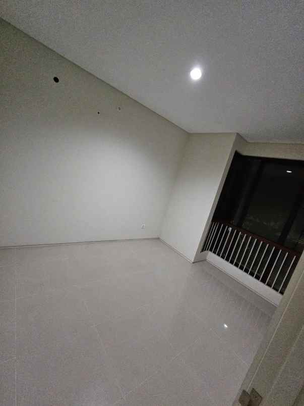 rumah dijual northwest lake citraland surabaya barat