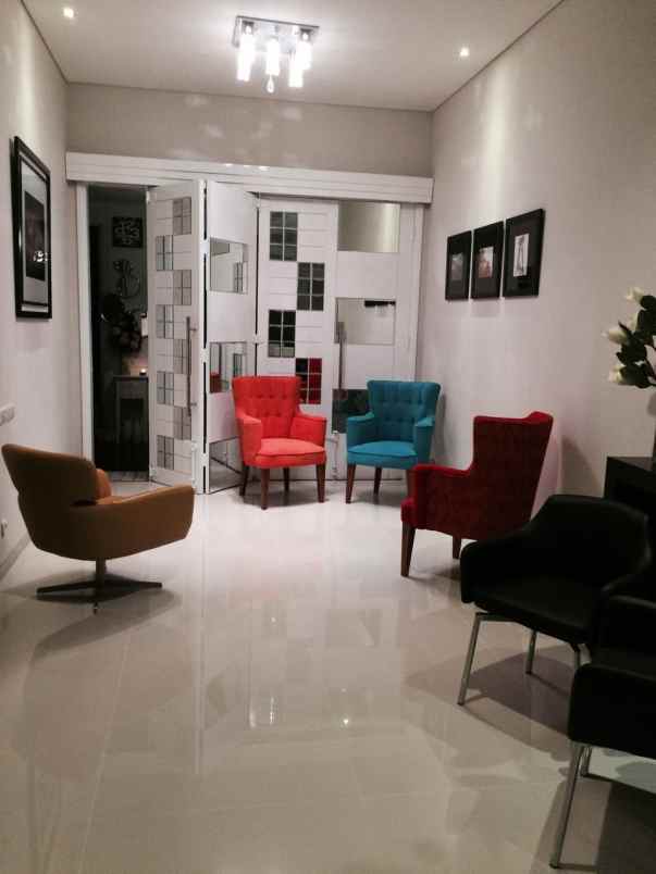 rumah full furnished citraland surabaya barat