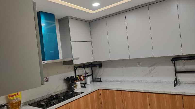 rumah full furnished di green garden residence